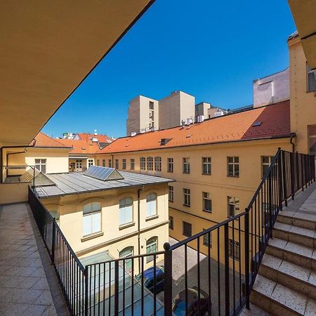 Quiet City Center Apartment In Hip & Foodie Area Praag Buitenkant foto
