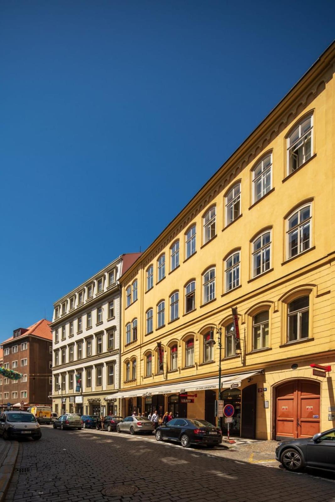 Quiet City Center Apartment In Hip & Foodie Area Praag Buitenkant foto