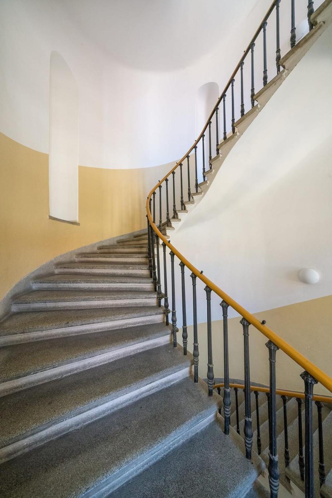 Quiet City Center Apartment In Hip & Foodie Area Praag Buitenkant foto